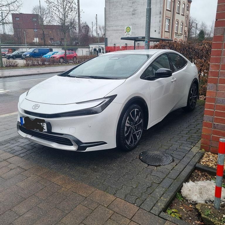 Gebraucht Toyota Prius Executive 223 PS (164 kW) 2023 Weiß Limousine