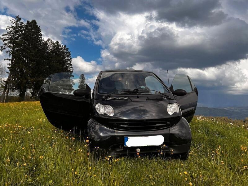 Schwarz Gebraucht 2003 Smart ForTwo Coupé Pure Coupé | 1.149 € (Fairer Preis) - Bild 1/4