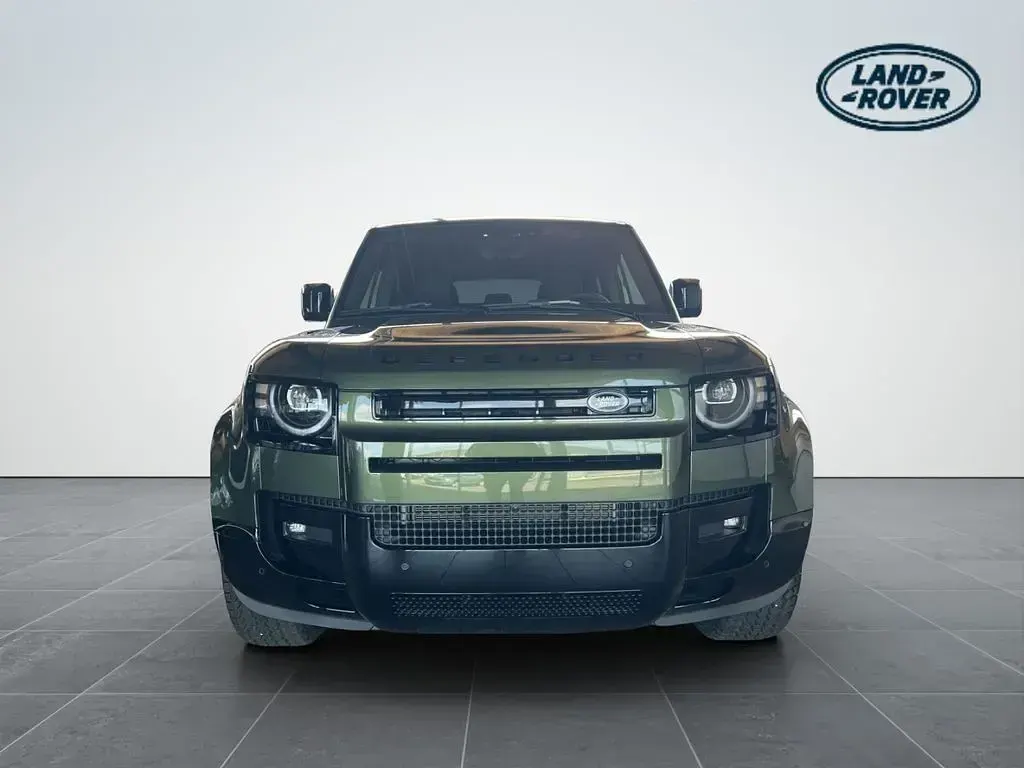 Neu Land Rover Defender SE Dynamic 249 PS (183 kW) 2026 Woolstone green SUV