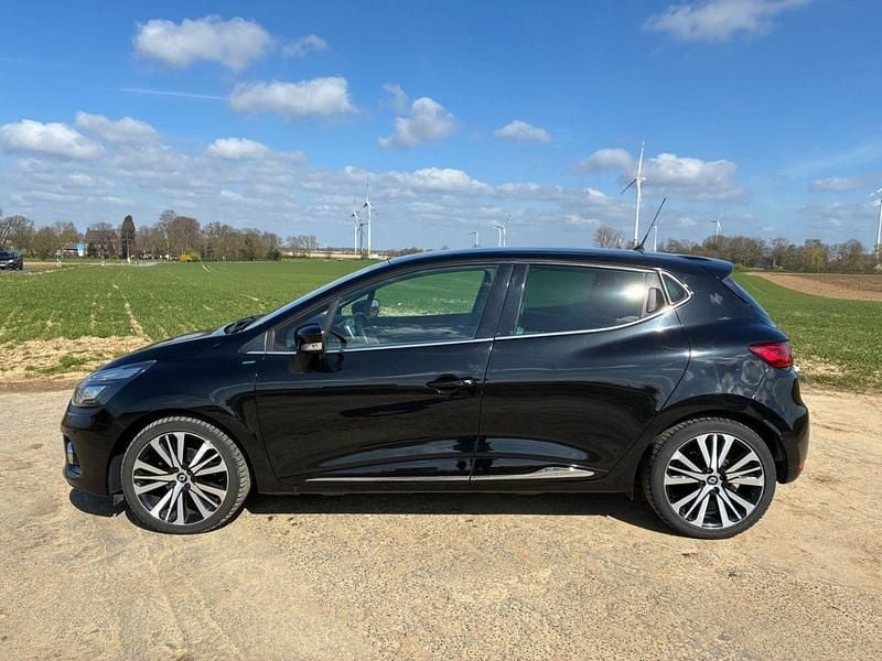 Gebraucht Renault Clio IV Initiale Paris 120 PS (88 kW) 2015 Schwarz Kleinwagen