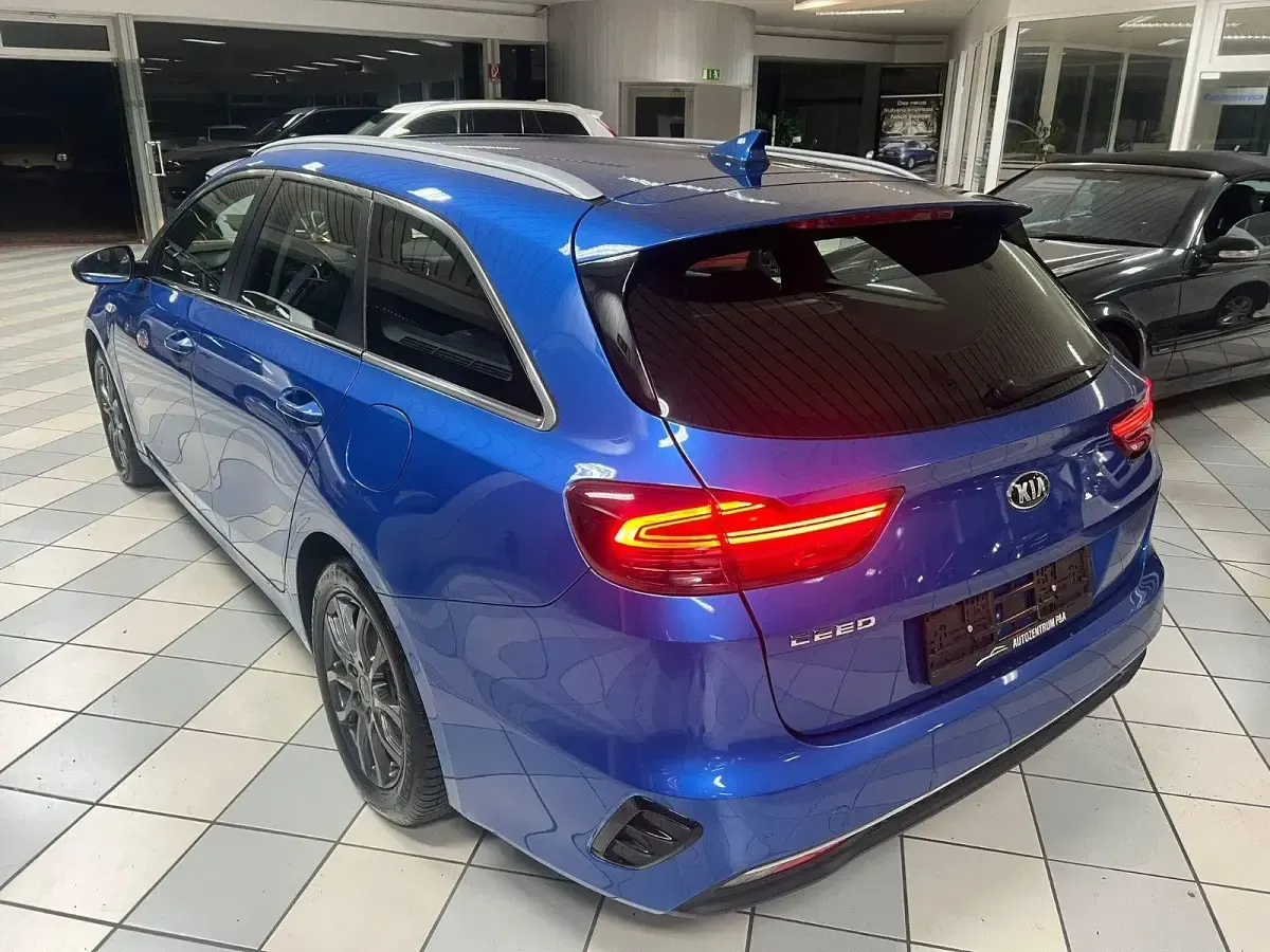 Gebraucht Kia Ceed Sportswagon 140 PS (102 kW) 2019 Blau Kombi