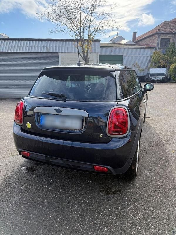 Gebraucht Mini Cooper SE Resolute Edition 135 kW (184 PS) 2023 Schwarz Kleinwagen