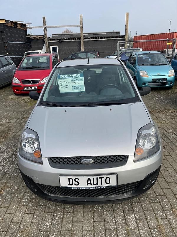 Gebraucht Ford Fiesta 60 PS (44 kW) 2006 Silber Kleinwagen