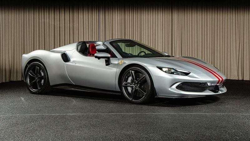 Neu Ferrari 296 2025 Silber Cabrio