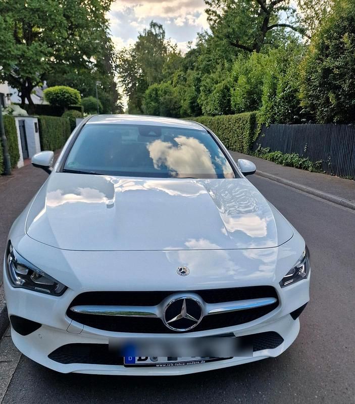 Weiß Gebraucht 2022 Mercedes 200 Kombi | 25.700 € (Fairer Preis) - Bild 1/4