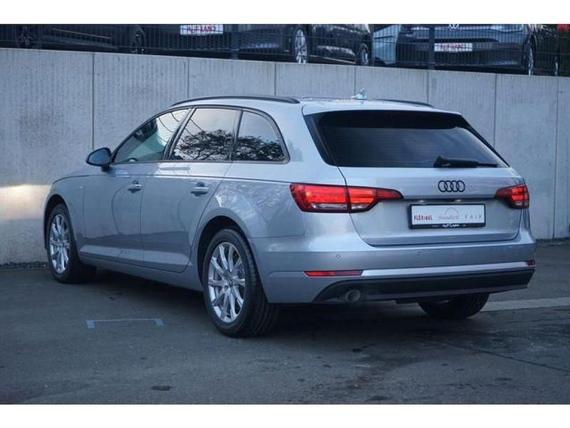 Gebraucht Audi A4 150 PS (110 kW) 2018 Florettsilber metallic (metallic) Kombi