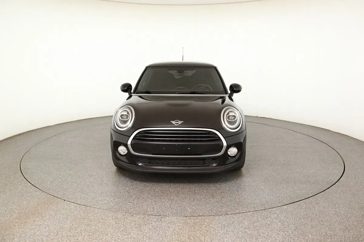 Gebraucht Mini Cooper 136 PS (100 kW) 2019 Midnight black Kleinwagen