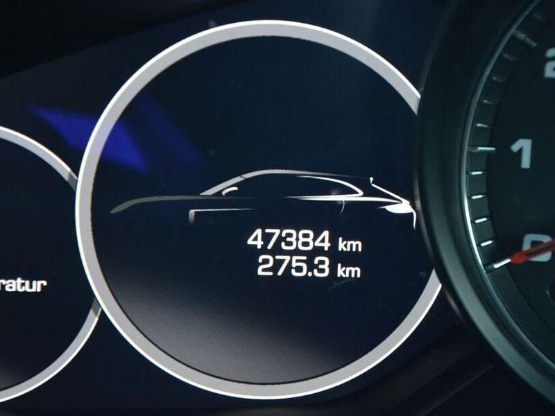 Gebraucht Porsche Panamera 324 PS (238 kW) 2018 Weiss Limousine