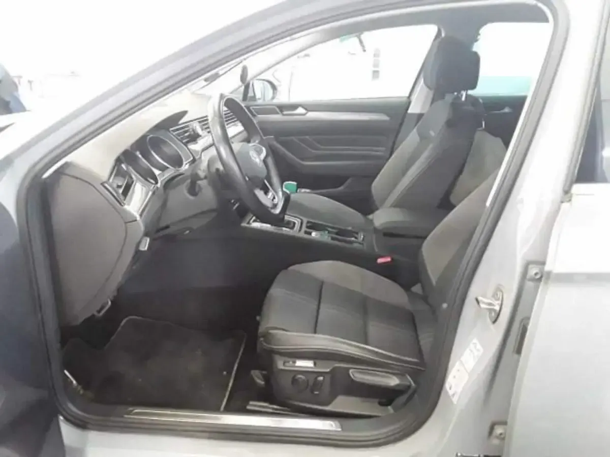 Gebraucht VW Passat Alltrack 200 PS (147 kW) 2022 Grau Kombi