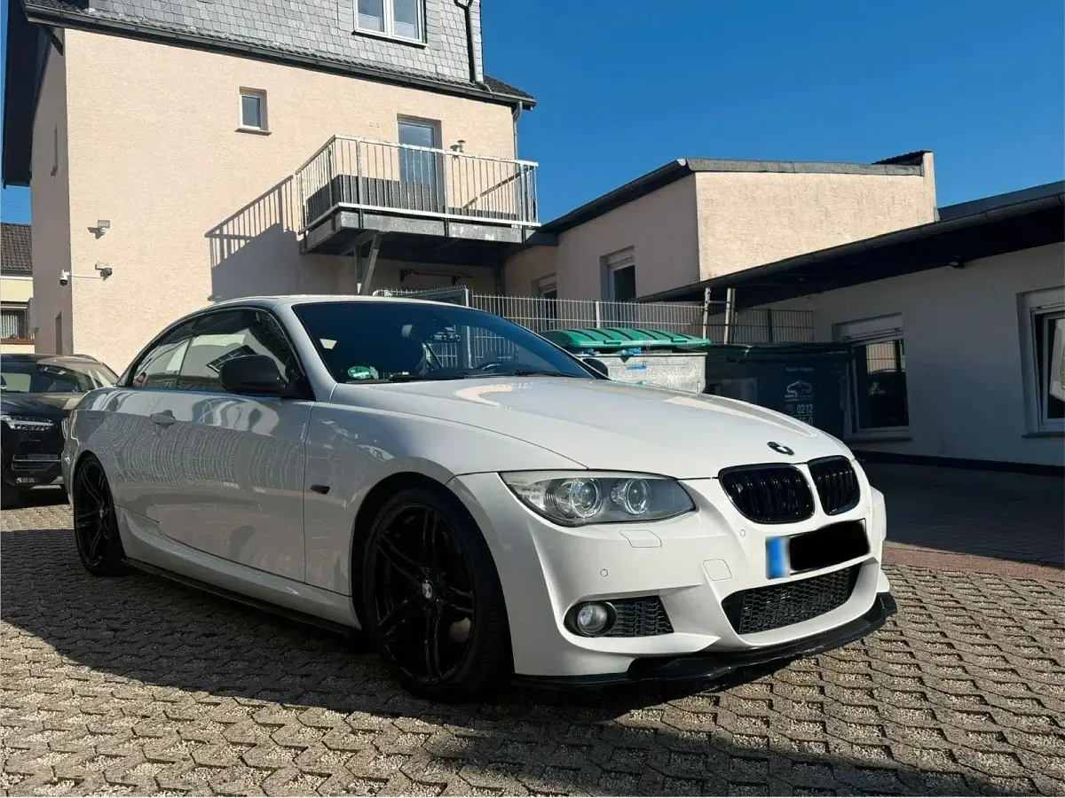 Gebraucht BMW 330 Cabriolet M Sport 245 PS (180 kW) 2013 Weiß Cabrio
