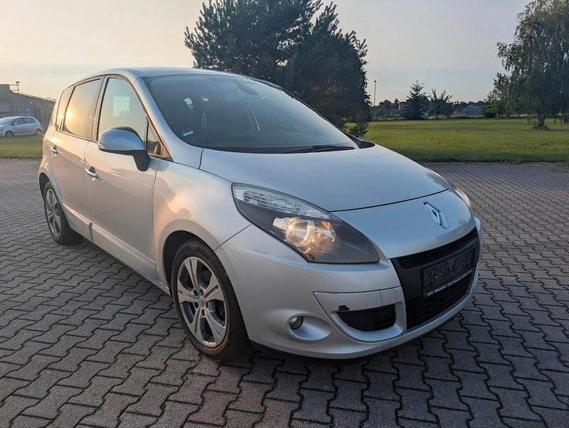 Gebraucht Renault Scénic III 131 PS (96 kW) 2011 Silber Van / Kleinbus