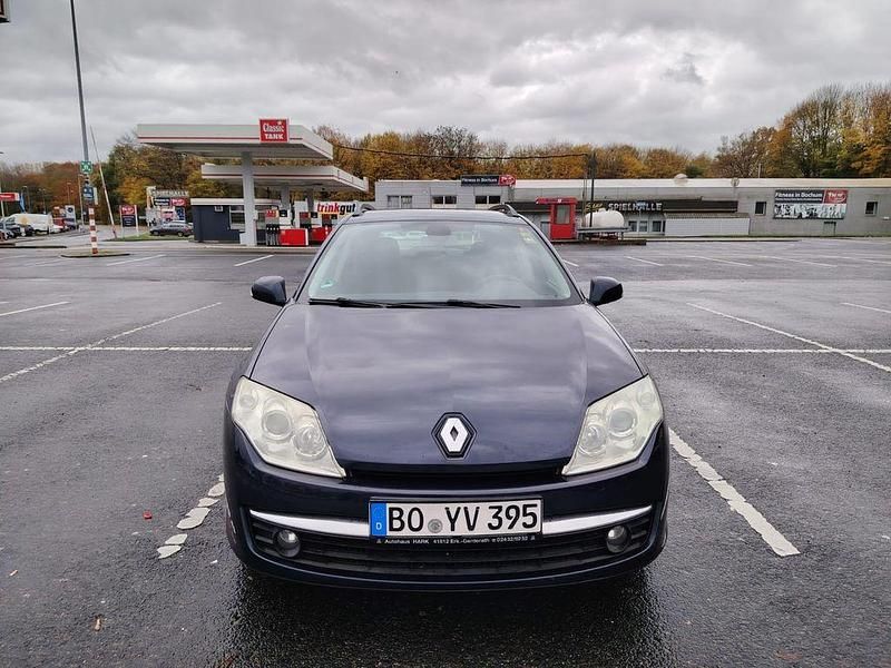Gebraucht Renault Laguna GrandTour Dynamique 140 PS (102 kW) 2010 Blau Kombi