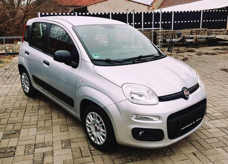 Silber Gebraucht 2015 Fiat Panda Easy Limousine | 6.990 € (Fairer Preis) - Bild 1/4