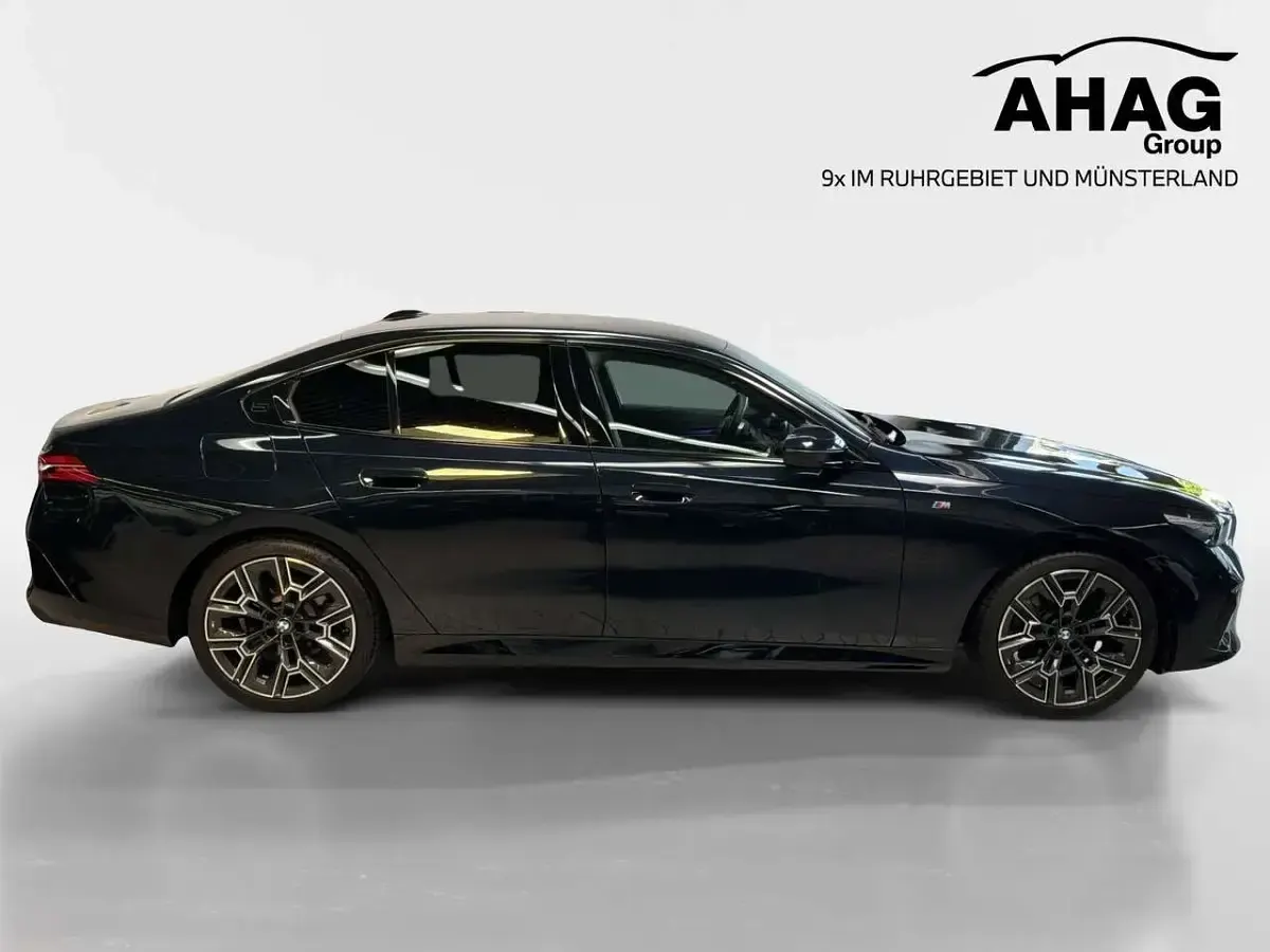 Gebraucht BMW 520 Performance 197 PS (144 kW) 2025 M carbonschwarz Limousine