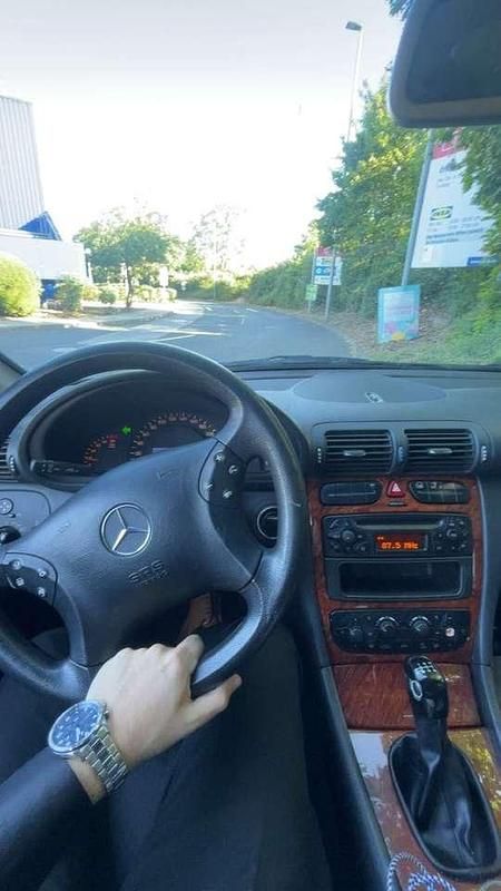 Gebraucht Mercedes C200 Classic 122 PS (89 kW) 2001 Limousine
