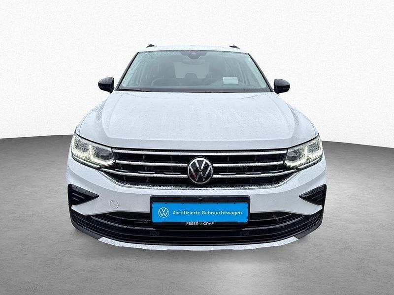 Gebraucht VW Tiguan Sportline 200 PS (147 kW) 2023 Pure white SUV