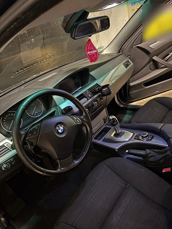 Gebraucht BMW 525 197 PS (144 kW) 2009 Blau Kombi