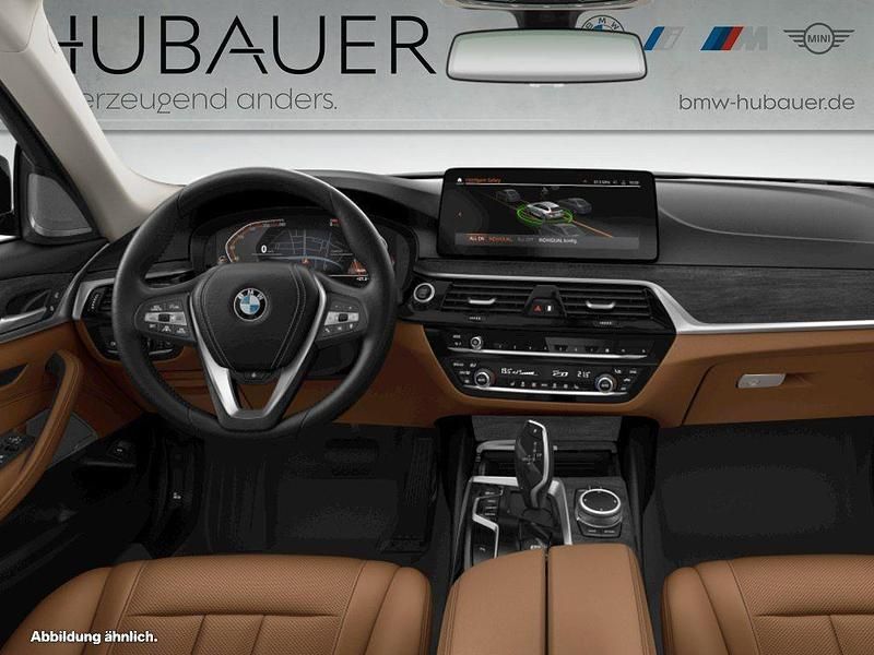 Gebraucht BMW 520 190 PS (139 kW) 2023 Grau Kombi