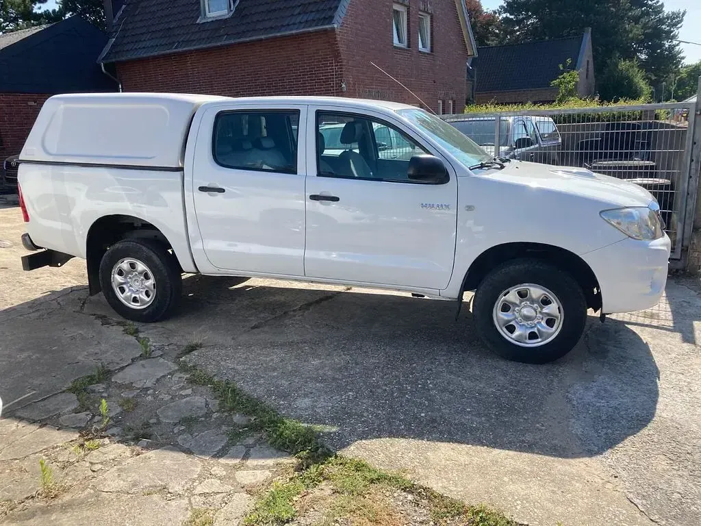 Gebraucht Toyota HiLux 144 PS (105 kW) 2012 Schneeweiss Pickup