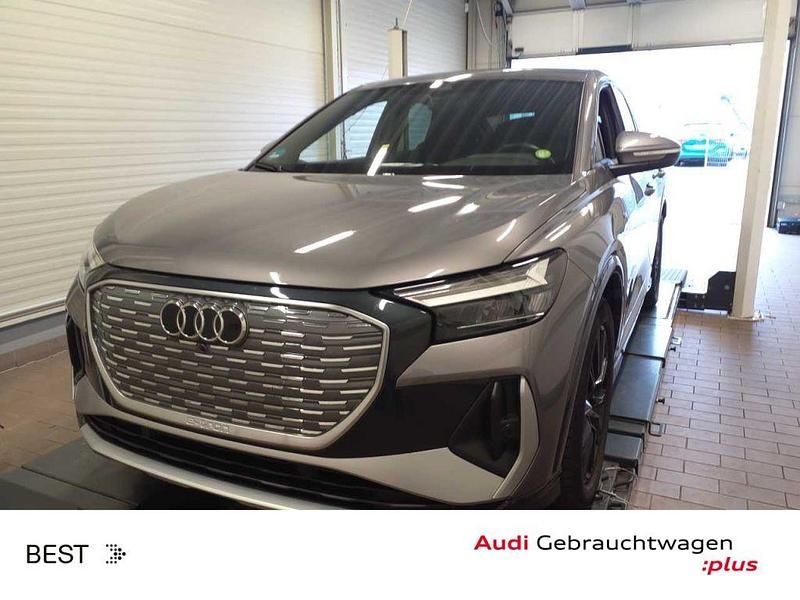 Taifungrau metallic (metallic) Gebraucht 2022 Audi e-tron S-Line SUV | 31.488 € (Fairer Preis) - Bild 1/4