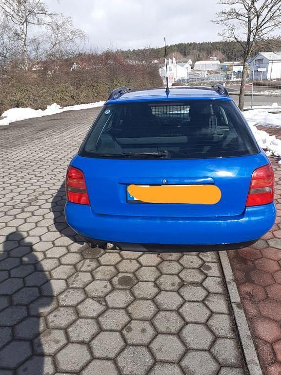 Gebraucht Audi A4 110 PS (80 kW) 1996 Blau Kombi