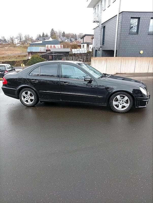 Gebraucht Mercedes E320 224 PS (164 kW) 2006 Schwarz Limousine