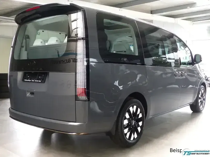 Neu Hyundai Staria 225 PS (165 kW) 2025 Andere Van / Kleinbus