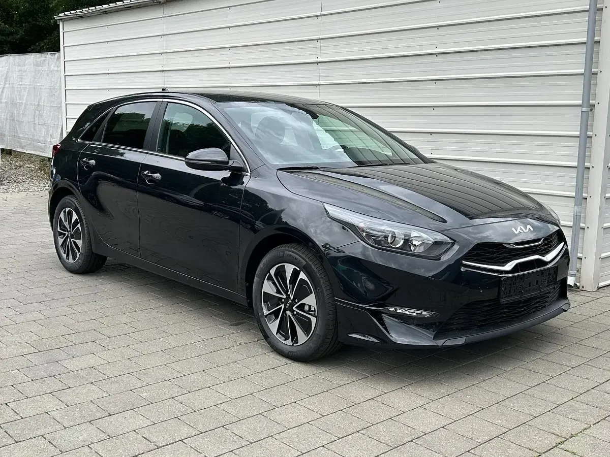 Gebraucht Kia Ceed 140 PS (102 kW) 2025 Kleinwagen