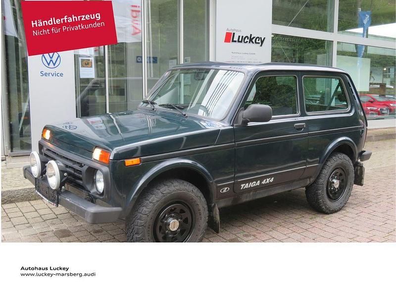 Grün Gebraucht 2016 Lada Taiga SUV | 6.990 € (Superpreis) - Bild 1/4