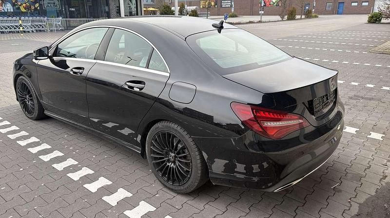 Gebraucht Mercedes CLA200 156 PS (114 kW) 2016 Schwarz Limousine