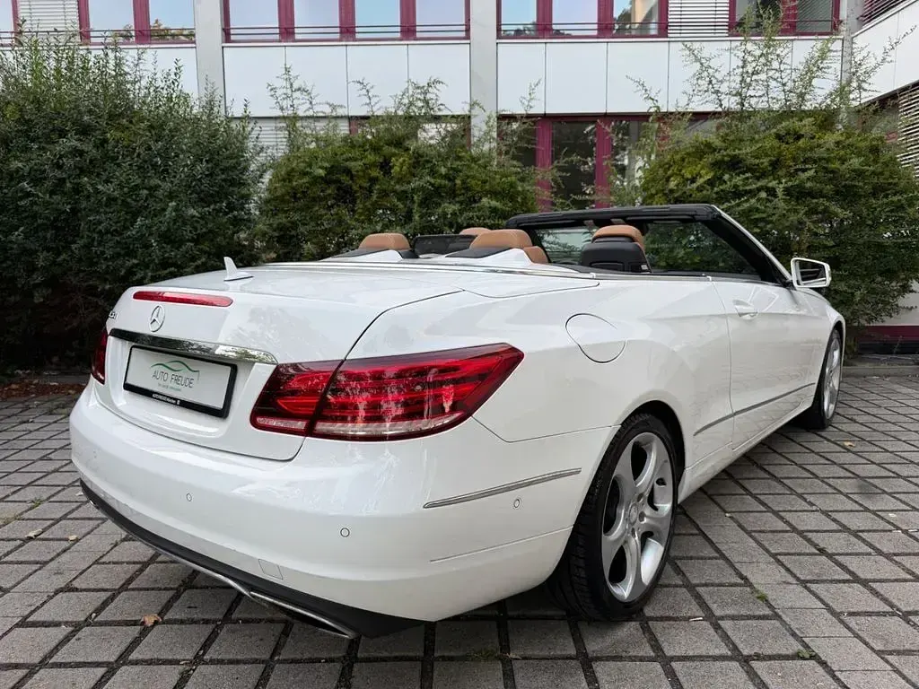 Gebraucht Mercedes E220 170 PS (125 kW) 2016 Weiß Cabrio