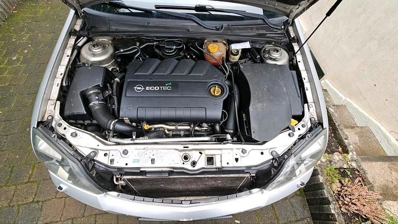 Gebraucht Opel Vectra 150 PS (110 kW) 2005 Grau Kombi