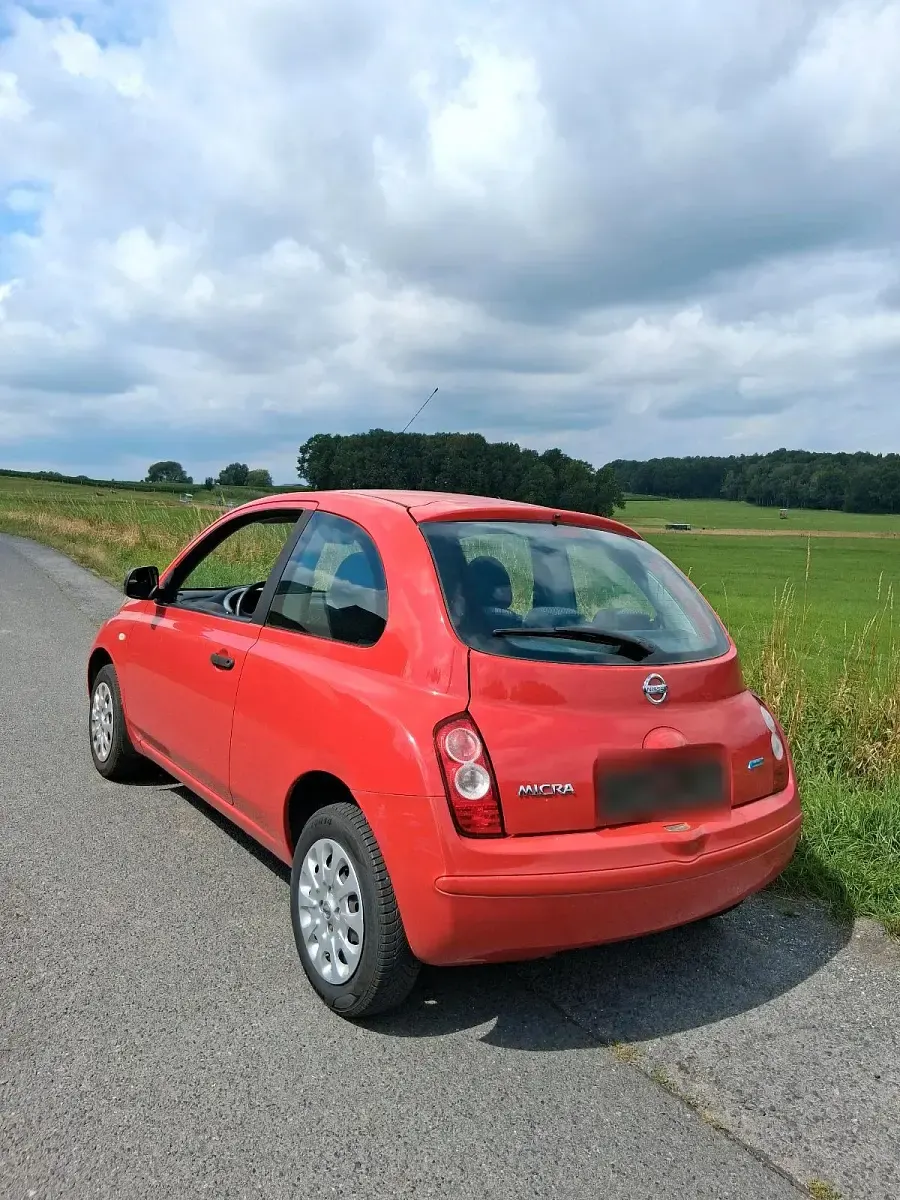 Gebraucht Nissan Micra 78 PS (57 kW) 2010 Rot Kleinwagen