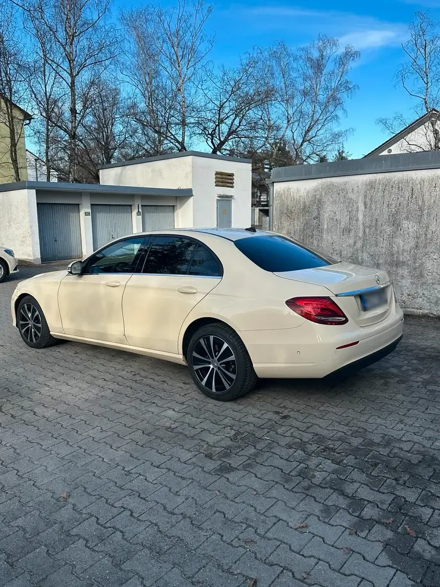 Gebraucht Mercedes E200 150 PS (110 kW) 2019 Beige Limousine