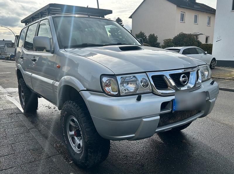 Gebraucht Nissan Terrano 158 PS (116 kW) 2003 Silber SUV