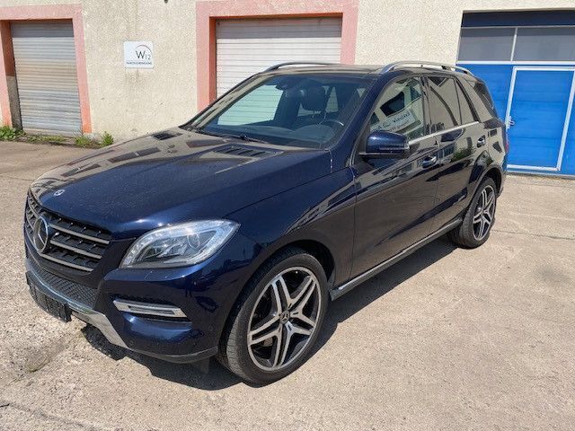 Blau Gebraucht 2014 Mercedes ML500 AMG SUV | 25.900 € - Bild 1/4