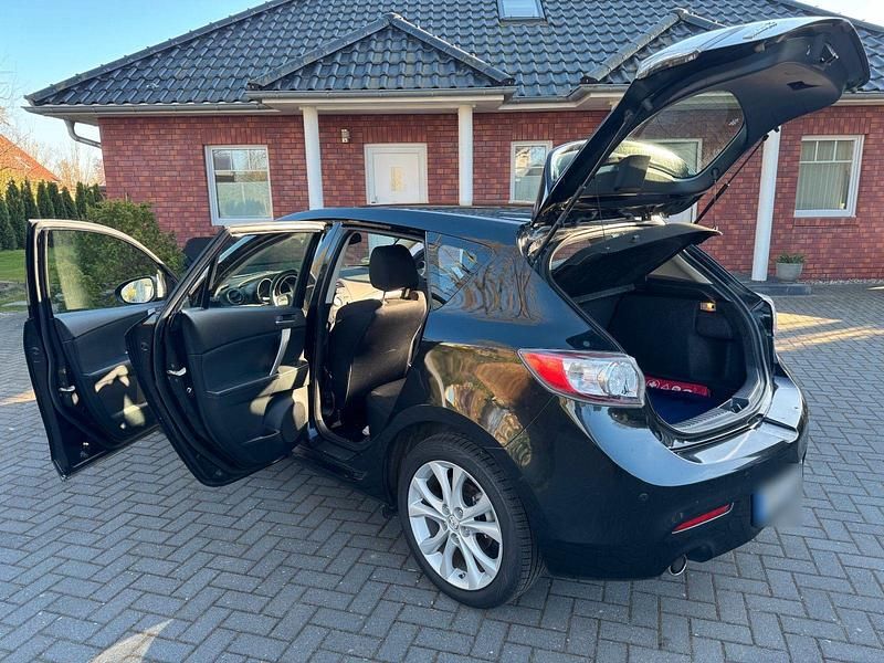 Second-hand Mazda 3 Active Plus 105 CP (77 kW) 2011 Negru Berlinǎ