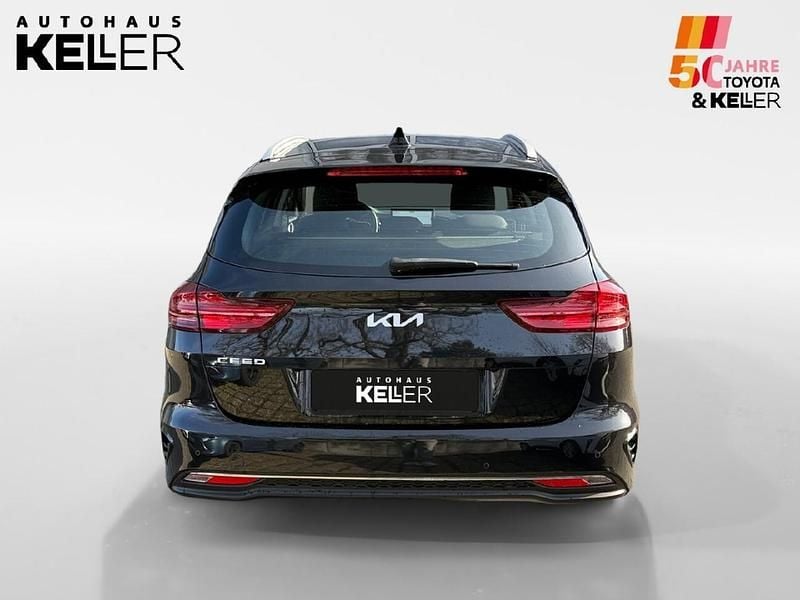 Gebraucht Kia Ceed 160 PS (117 kW) 2022 Zilinaschwarz metallic Kleinwagen