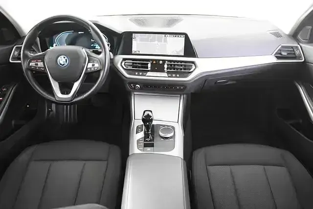 Gebraucht BMW 320e Sport Line 204 PS (150 kW) 2022 Grau Limousine