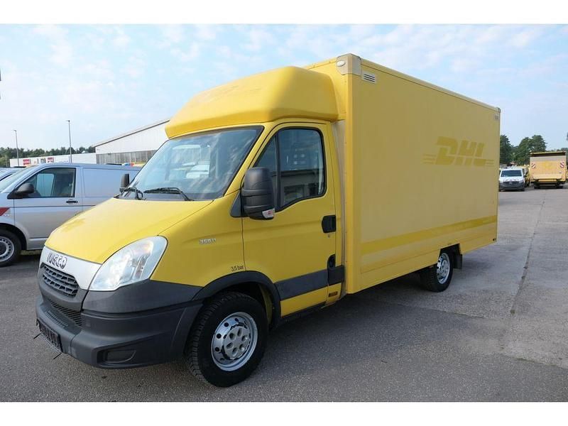 Second-hand Iveco Daily 106 CP (77 kW) 2012 Galben Van