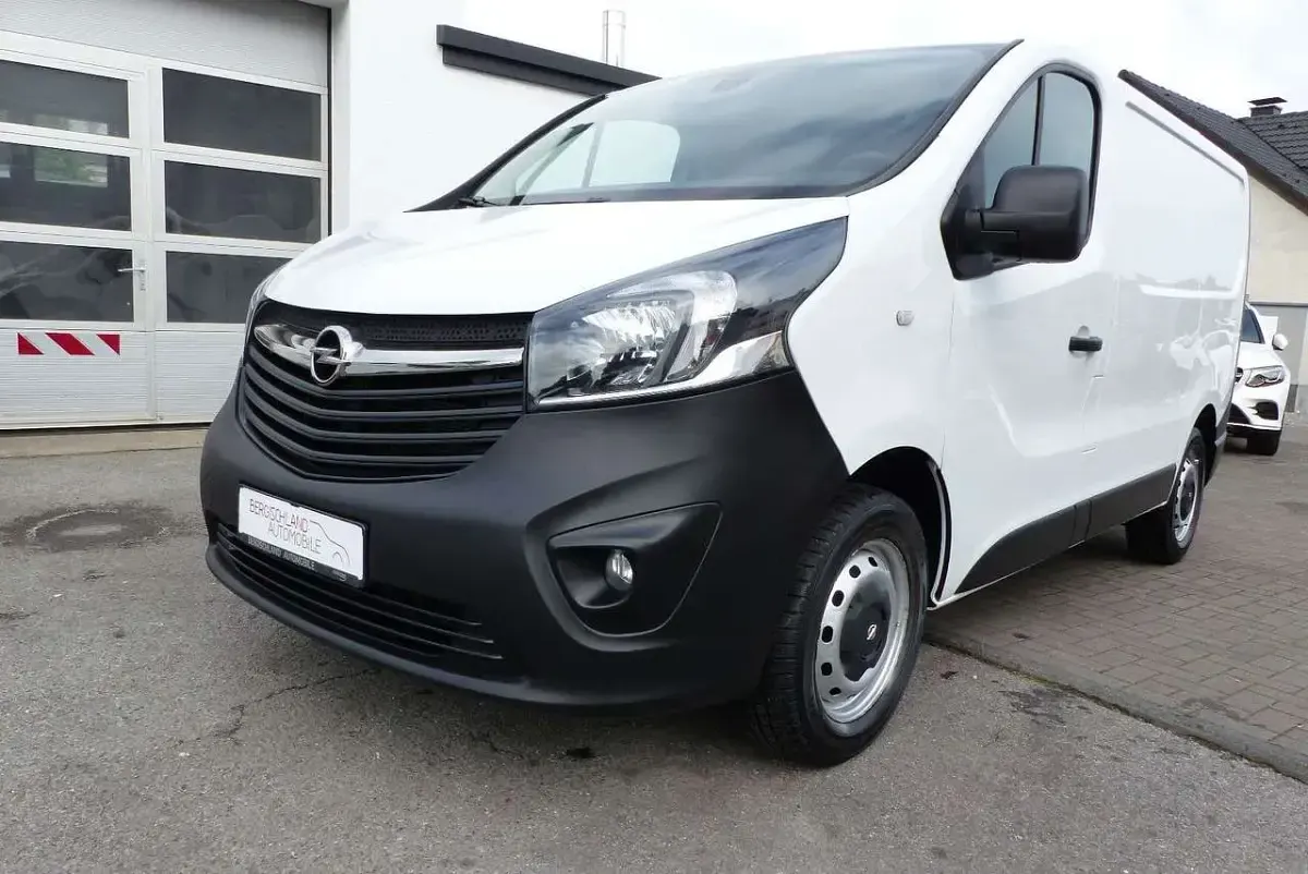 Gebraucht Opel Vivaro 121 PS (88 kW) 2020 Weiß Van / Kleinbus