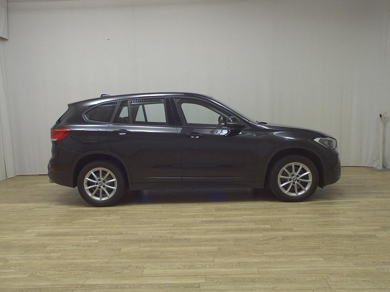 Schwarz Gebraucht 2020 BMW X1 Advantage SUV | 20.380 € (Superpreis) - Bild 1/4