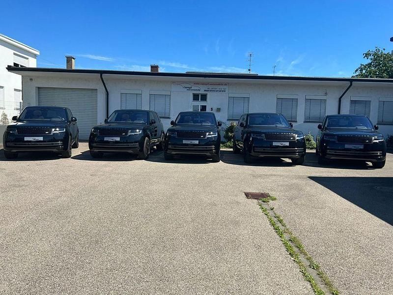 Santoriniblack metallic Gebraucht 2022 Land Rover Range Rover Autobiography SUV | 228.800 € - Bild 1/4