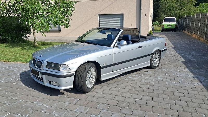 Silber Gebraucht 1999 BMW 318 Cabriolet M Sport Cabrio | 8.900 € (Fairer Preis) - Bild 1/4