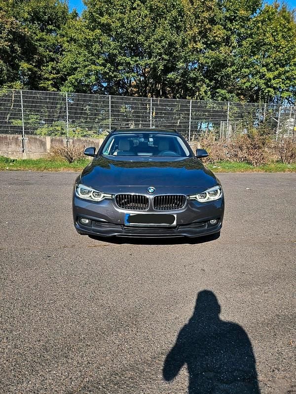 Grau Gebraucht 2018 BMW 318 Kombi | 12.500 € (Guter Preis) - Bild 1/4