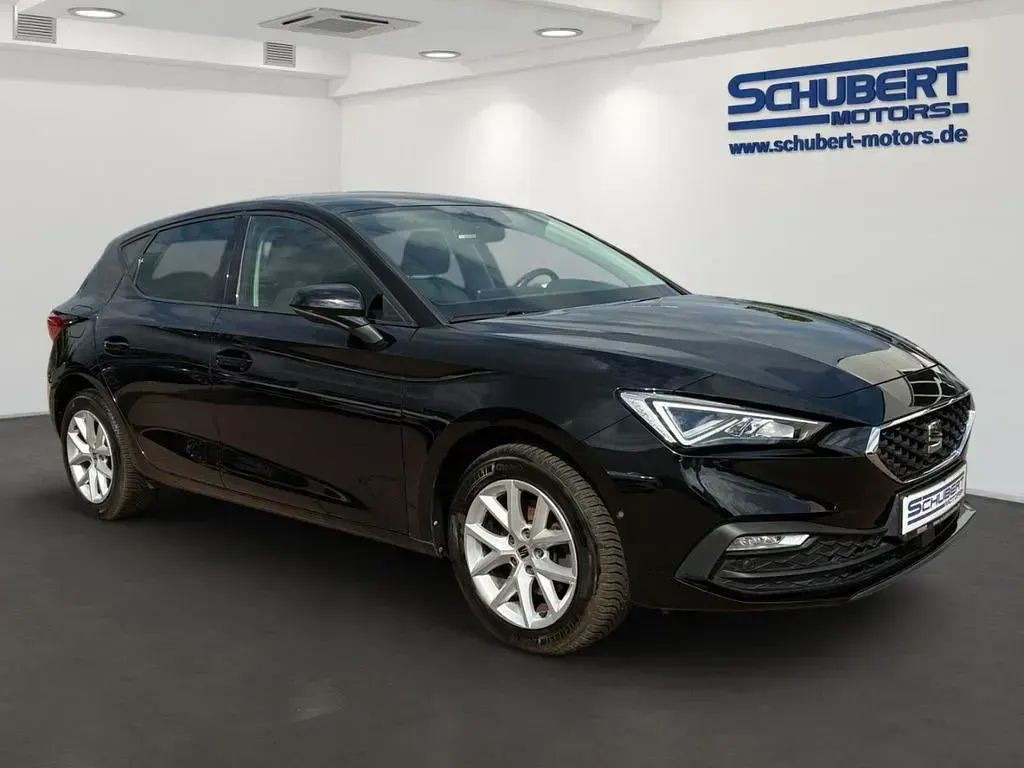 Gebraucht Seat Leon Style 131 PS (96 kW) 2020 Schwarz Limousine