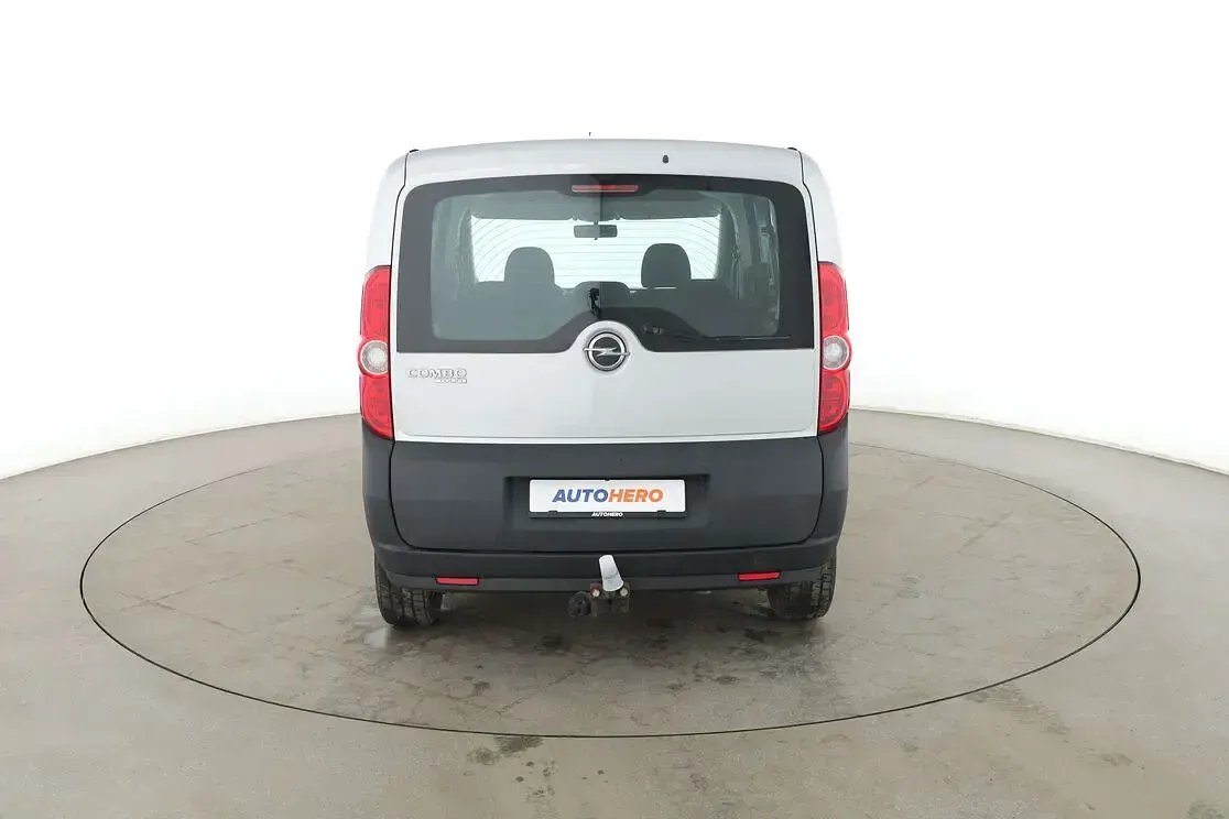Używany Opel Combo Selection 95 KM (69 kW) 2016 Srebrny Minivan