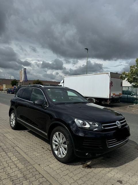 Schwarz Gebraucht 2014 VW Touareg Exclusive SUV | 15.555 € (Fairer Preis) - Bild 1/4