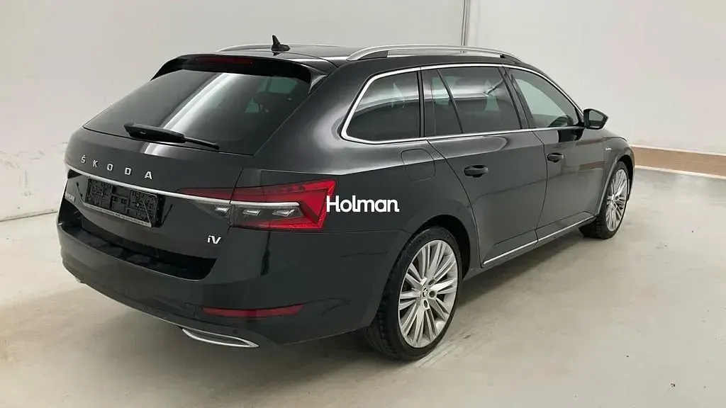 Gebraucht Skoda Superb LAURIN & KLEMENT 218 PS (160 kW) 2021 Schwarz Kombi