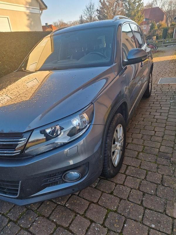 Gebraucht VW Tiguan Life 160 PS (117 kW) 2013 Grau SUV